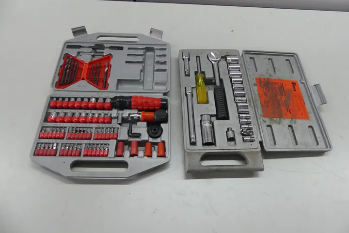 2x Werkzeugkoffer mit Bits und Stecknüssen